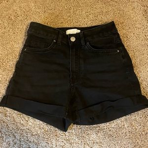 H&M high waisted black shorts - 2